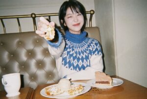 Hong Seung-hee Instagram - 이거 먹구 힘내😝🍰