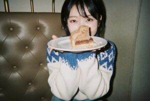 Hong Seung-hee Instagram - 이거 먹구 힘내😝🍰