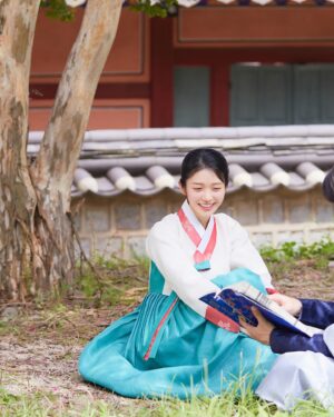 Hong Seung-hee Instagram - 🌺
오늘밤 11시 10분 KBS2 <그림자고백>
#그림자고백 #설이