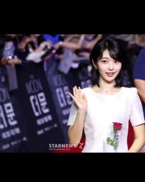 Hong Seung-hee Instagram - 예쁘게 찍어주셔서 감사합니다💗🌹
#영화 #더문 #8월2일극장개봉