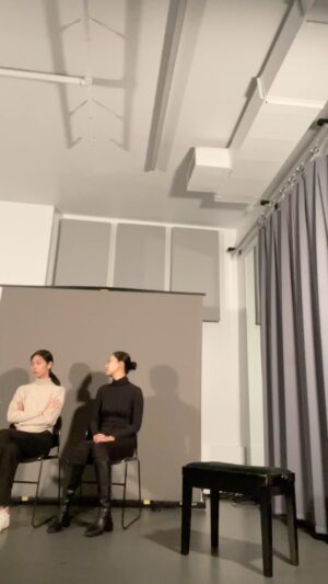 Hong Soo-hyun Instagram - 몇 주라는 짧은 시간 동안에도 저는 엄청난 영감을 얻고 에너지를 회복할 수 있었습니다.
언어가 다르더라도 감정은 그리고 예술은 이러한 장벽을 뛰어넘습니다. 
이렇게 감동적인 공연에 몰입할 수 있게 해준 신의 선물에 감사합니다
이 기억들을 소중히 간직하고 소중한 시간을 잊지 않겠습니다.  Even in just a few weeks, I’ve been filled with tremendous inspiration and renewed energy... Despite language differences, emotions and art surpass these barriers. Thank you, God, for granting me the ability to immerse myself in such a profound performance. I‘ll treasure these memories and hold onto this precious time.
