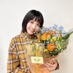Honoka Matsumoto Instagram - . 今更ながらリエゾンのクランクアップ写真を🐣 自身もADHDと向き合う小児精神科医のお話。 難しい題材ですが今の時代にとても大切で、 全ての方に観ていただきたい作品です。 #松本穂香 #リエゾン #こどもの日