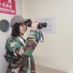 Honoka Matsumoto Instagram - . 何かを求めてスタジオ内を歩き回る謎の女🕵🏻‍♀️ #ラフな生活のススメ #松本穂香 #見つけたのはスケジュール表でした