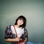 Honoka Matsumoto Instagram - . お笑いインスパイアドラマ 「ラフな生活のススメ」に出演します🥳 福池家をざわつかせる謎の女です👀 #ラフな生活のススメ #松本穂香