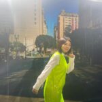 Honoka Matsumoto Instagram - . なんだか楽しそうな松本が撮れました。 indigo la Endさんの最新アルバム 「哀愁演劇」のジャケット写真に出演させていただいてます！ 10/25発売となります💿 8/11より新曲「忘れっぽいんだ」が先行配信されますのでこちらもお楽しみに〜 #indigolaend #哀愁演劇 #松本穂香