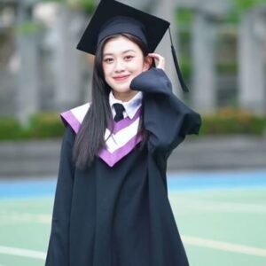 Hsin-Ling Chi Instagram - 掰掰我的學生時代🎓