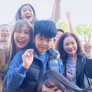 Hsin-Ling Chi Instagram - 全家被我拖來拍🌝❤️
之阿公NG大王

（置頂我的家人們❤️）