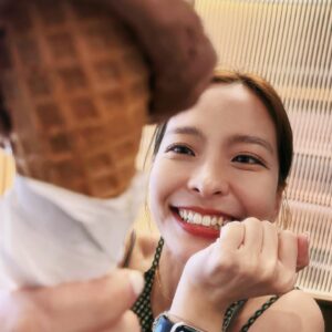 Hsing-Chen Yeh Instagram - 🗽✨ 包種茶與巧克力雙口味火把