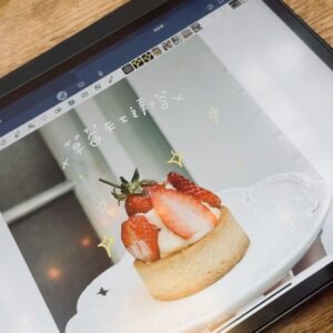 Hsing-Chen Yeh Instagram - 今日甜點課學的是
正著時（tio̍h-sî）的草莓卡士達塔🍓

老師說學會了之後，
上面的水果換成喜歡的水果，
比如：麝香葡萄（🤩眼睛大發光）

一實作完，
教室瞬間就變成攝影大會✨✌🏽
成品太美惹💖💖💖

🔸筆記App: 
#goodnotes6 簡單好上手🤓推推🙌🏼