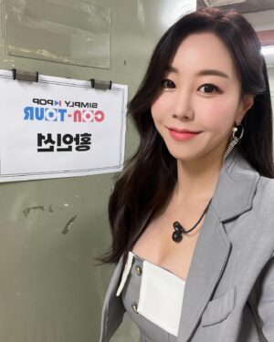 Hwang In-sun Instagram - 니가 말해봐 🎤 많이 살앙해주셔요 ❤️
#첫방
#심플리케이팝
#아리랑TV
#가수황인선
#니가말해봐