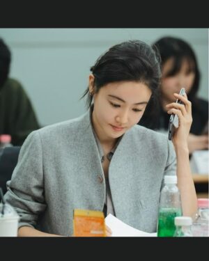 Hwang Woo-seul-hye Instagram - 보스 촬영때~ 🥹  영화 히트맨2, 보스 개봉 예정입니다 ~~빨리  뵙고 싶습니다 .  헤헷 ^^ 따스한 밤 되세요~~~~ ❣️