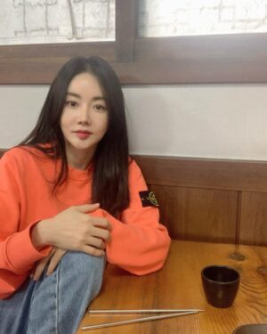 Hwang Woo-seul-hye Instagram - 🧡