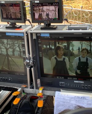 Hwang Bo-ra Instagram - #이연예는불가항력 특출 키스식스샌스 남기훈감독님과의 인연으로 이쁜 보아님과 한컷 대박나세오 홧팅