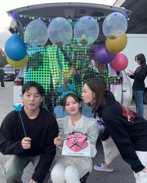 Hwang Bo-reum-byeol Instagram - 23.10.24 🫧
사랑을 참 많이 받았던 현장
마에스트라 모든 배우, 스탭분들 감사하고 사랑해요!
루나팀도 무지하게 사랑해 !
@oh_5jin0 
@annierabbit_k 
@hye__min_12 
🩷