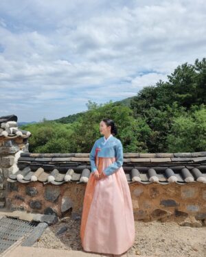 Hwang Bo-reum-byeol Instagram - 반야 안녕🧡#꽃선비열애사