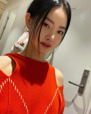 Hwang Seung-eon Thumbnail - 5.3K Likes - Top Liked Instagram Posts and Photos