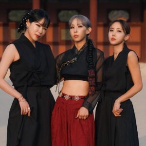 Hyojin Choi Instagram - 🌿
2024 코리아 온 스테이지 
@deepndap_official 
35명의 댄서들과 딥댑이 함께했습니다
경복궁의 기운 제대로 받고왔어요
.
📸 @seph_sebi
💇‍♀️ @hyena_bana 
💄 @soonsoo_sim2818