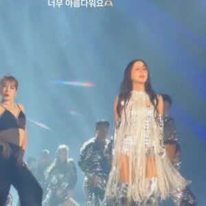 Hyojin Choi Instagram - @umaizing 💕
존경하는 정화언니의 콘서트 
마지막날 Dreamer 무대에 함께했습니다
서울상경한지 1년되던해 
저에겐 꿈같은 기회가 되었던 언니의10집 무대를
30대가 되어 다시함께 할수 있어서
굉장히 뜻깊었어요✨같이 눈마주치며
춤추는 날이 다시 오다니요…
그때나 지금이나 여전히 멋지고 인간적인
나의퀸 나의뮤즈 나의 롤모델 엄정화언니 ,
아무것도 모르던 저를 예뻐해주시고
믿어주셔서 감사했습니다
그 감사한마음을 너무 늦게 무대로
보답했습니다 죄송하고 사랑해요 🫶🏼
언니가 보여주신 모범된 모습 그대로
잘 보고 배워 멋지게 지금처럼 성장할게요 
#loveyou #myqueen ✨