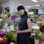 Hyojin Choi Instagram - 💐🌷🌺🪻🌹🌸 칭구들이랑 꽃시장 ><