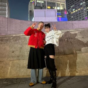 Hyojin Choi Instagram - @ajo_ajobyajo_official ✨
반가운 사람들 가득 @seoulfashionweek_official 
.
귀여운 악동으로 만들어준 쌤들 사랑해요
@soonsoo_sim2818 
@hyena_bana