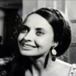 Işıl Yücesoy Instagram - Bir ömrü tiyatroya adamak,bir ömür zirvede kalıp efsane olmak… AYTEN GÖKÇER’i tarif etmek zor. O dosttu. Anneydi,o çok iyi bir arkadaştı. Acım çok ağır . Ülkemin başı sağ olsun. 🙏🙏🙏🙏🇹🇷🇹🇷🇹🇷🇹🇷