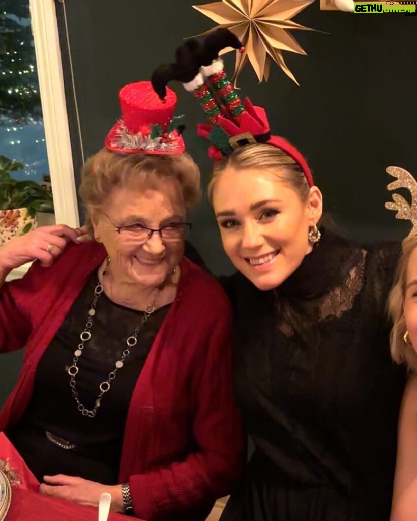 Ida Fladen Instagram - Shoutout til mamma - OG og bf💙 Og nytt forsøk på julerullen