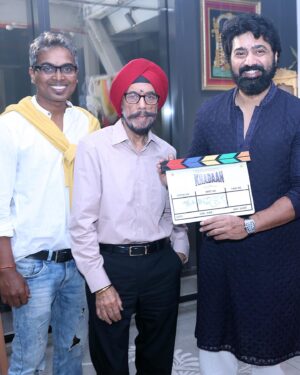 Idhika Paul Instagram - From the Muhurat of our next #Khadaan 

@deventertainmentventures | @imdevadhikari | @actresspaul | @iamcoco_bose | @soojitduttarino | @senguptajisshu | @nilayanofficial | Surinder Singh | @nispalsingh 

#SF2024
