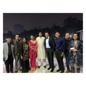 Idhika Paul Instagram - এপার ওপার সব কাঁটাতার ছিন্ন করে রেশ রেখে যায় শুধু ভালোবাসা, সমাদর এবং অকৃত্রিম স্নেহের রেশ।। বাংলাদেশের মহামান্য রাষ্ট্রপতি মোহাম্মদ শাহাবুদ্দিন সাহেবের জন্মদিনের অনুষ্ঠানে উপস্থিত হতে পেরে এমনটাই অনুভূতি হলো। যে ভালবাসা ও সম্মান মহামান্য শাহাবুদ্দিন সাহেব ও মাননীয়া ফার্স্ট লেডি রেবেকা সুলতানা মহাশয়া আমায় দিয়েছেন তা আমার সারা জীবনের সম্পদ হয়ে থাকবে, আমি যেন এই দুই বাংলারই ঘরের মেয়ে, এপার ওপারের বিভেদ ভুলে এমন  স্নেহ আমার জীবনের প্রাপ্তি হলো বৈকি । একান্ত ধন্যবাদ আরশাদ আদনান স্যার আমায় এমন এক সুন্দর সন্ধ্যায় নিমন্ত্রণ করার জন্য।

 ভালো থাকুন মহামান্য রাষ্ট্রপতি মহাশয়, মাননীয়া ফার্স্ট লেডি এবং তার পরিবার। সুন্দর হোক প্রতি মুহুর্ত।

#bday #president #bangladesh #bangla #bangladesh🇧🇩 #love
#city #citylife #ceremony #me

#idhika_paul_official