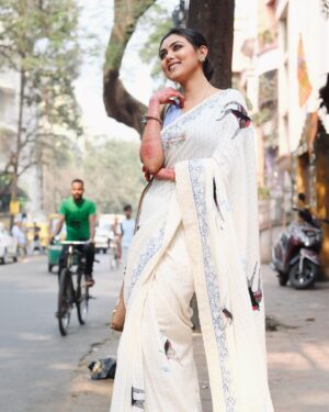 Idhika Paul Instagram - For your eyes only…🍁

#pictureoftheday #photooftheday #instapictureoftheday #photoshoot #collabs #designerwear #ethinicfashion #fashionstyle #styling #fashionstyle #shootdiaries #picturebook 

#idhika_paul_official
