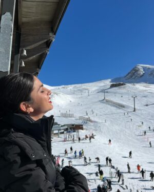 Ifigeneia Tzola Instagram - Έφυγε ο Ιανουάριος , μπήκε ο Φεβρουάριος 
Χρόνια πολλά αδερφή μου 
Παντα δίπλα σου σε όλα και τυχερή που σε έχω στη ζωή μου ♥️🌹🎊