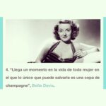 Ignacia Allamand Instagram - Hola amiguitos ¿Cómo están? Este #throwbackthursday quiero hablarles sobre un tema muy relevante… la champaña. Corría el año 2011 y yo recién separada, recién desnutrida y recién pagada, me disponía a huir muy lejos cuando me crucé con esta frase de Napoleón “Champaña, en la derrota la necesito, en la victoria la merezco”. Por favor no empiecen que es cara y que soy curá y todas los intentos de insulto que se les ocurren cuando trato de contarles algo. Ya se que soy gozadora y también una privilegiada. Gracias. Cuando leí esta frase, la amé. Este viaje era precisamente una mezcla entre ambas. Estaba derrotada por mi fracaso matrimonial, había renunciado a mi trabajo y a mi casa y a mis perras y a mis sueños. Pero también, tenía una maravillosa sensación de victoria. Había tenido el coraje de decir “No más” y recuperado mis territorios psicológicos, emocionales y corporales para empezar de nuevo. Nos hablan mucho sobre la fuerza que se requiere para terminar lo que se empieza, pero poco se dice de la valentía que se necesita para decir “Basta”. La frase se convirtió en mi lema. Durante meses probé cuánta champaña, cava, espumante, prosecco, etc. Que se cruzó por mi camino. A veces acompañando carcajadas, y otras tantas, tantísimas, lágrimas. Pero si en algo tenía razón Don Napoleon, es que en ambos estados, fue una gran compañera. Con esto no estoy diciendo que ahoguen sus penas en alcohol (Aunque quien soy yo para juzgar). Ni tampoco que la única forma de celebrar es con una copa llena. Solo quise compartir un pedacito de algo. Un trocito de experiencia. Un cachito de vida que en algún minuto se veía feo y que con ayuda de tonteras cómo esta se fue llenando de anécdotas y transformándose en historias bonitas que contar. A veces las cosas más tontas son las que se quedan plasmadas en el recuerdo y lo que parecía fundamental, desaparece sin dejar rastro. Con el tiempo descubrí que don Napoleón no fue el único personaje célebre que dedicó sabiduría a este brebaje. Es un amor compartido entre muchos. A mi todavía no se me ocurre la frase perfecta, pero seguiré buscando. Por mientras, si quiere conocer más, deslice ➡️ #queendelmuchotexto Igual tomen agüita!!!!!