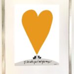 Ignacia Allamand Instagram - REMATE CERRADO!!! Muchas gracias ♥️♥️♥️♥️ ¡Super mega híper remate a beneficio de @maitencilloadopta7257 ! Hola todos ¿Como están? Cómo les adelanté hace algunos días, con la @oliviaallamand_art queremos ayudar a @maitencilloadopta7257 que se encuentra en un momento crítico. La fundación se dedica a rescatar perros y cachorros en calidad de abandono y los cuida hasta encontrar un hogar definitivo, responsable, donde se les ame y se les esterilice, porque ese es el motivo principal que genera esta situación. Las personas no entienden que reproducir a sus perros es un acto de irresponsabilidad. Si tuviéramos esta conciencia, no existiría el problema. Asi de simple. Entonces…. Para ayudar a cubrir los gastos de alimentación, vacunación, etc. Vamos a rematar estos dos prints firmados titulados “Conversación de perros” y “Perros y Hot dog” Miden 40 x 40 🐶♥️ El remate parte en $50.000 cada uno y puedes hacer tu oferta en los comentarios. ES MUY IMPORTANTE QUE DIGAS POR CUÁL DE LOS DOS ESTÁS OFERTANDO. Iremos actualizando la última oferta todo lo posible, pero ustedes pueden revisar también. Todo lo que se recaude será donado íntegramente a la fundación. Y además, se donará un 15% de toda la venta de prints de temática perruna hasta el 31 de julio. ¿Se entiende? Es fundamental que sigas nuestras cuentas para ofertar, y que te comprometas. El remate termina el domingo a las 23:59 😉 En el link de mi biografía puedes entrar a ver los otros prints de perritos que también participan, o directamente en la web www.oliviaallamand.com sección “Perros”. ¿Que más? Solo personas de Chile, sorry por eso 🥲 Desliza para ver el detalle de los cuadros 😊 Gracias a todos. Espero que se entusiasmen. Y no olviden tomar agüita ✌🏼