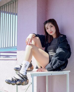 Ikumi Nakajima Instagram - ☀️☀️☀️
Tops : @dichhenderson 
Shirt : @susubyikkyunakajima 
Socks : @susubyikkyunakajima 
Shoes : @grounds.official 

Hair&Make @na__chichi 
Photographer @kaooochi1226

———
2024.5.31-6/2
SUSU by Ikkyu Nakajima × kaochi × CON
photo exhibition "re:pit"
at ×××
———