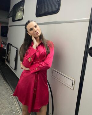 İlayda Aydın Instagram - Çok emek,çok minnet,çok sevgi 🧡

@iyilikdizifox Sezon finali bölümüyle bu akşam @foxturkiye’de ✨