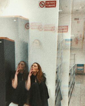 Ilayda Çevik Instagram - illegal çöplük 🫵🏻🌿🐈🍭🎟️📀🌸💍👻