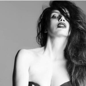 Ilenia Pastorelli Instagram - Generazione piena di foto lanciate nel vuoto
Ho fatto pure la rima tiè