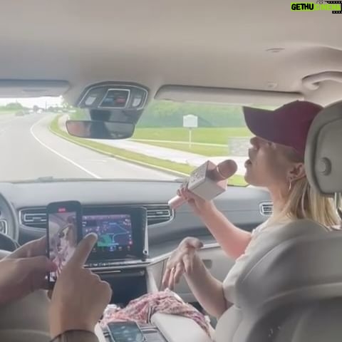Ilse DeLange Instagram - Having fun in the car, distorted mic sound for free! Haha…’Easy Come Easy Go’ 🎶🎤🎶