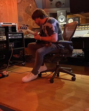 Ilse DeLange Instagram - Studioooooo time, my happy place! #studiodump ❤️