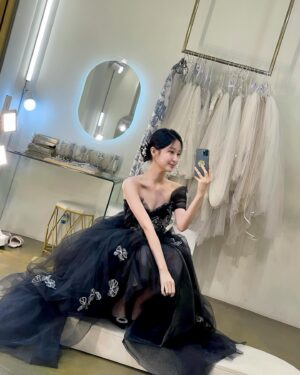 Im Min-su Instagram - Black🖤 or White🤍?