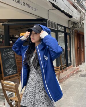 Im Min-su Instagram - #협찬

고프코어 바람막이 볼캡⭐️

#MLBKOREA#MLBCREW#MLB바람막이#MLB모자
#MLB볼캡#바람막이#바람막이추천#바람막이코디 
#윈드브레이커#데일리룩패션#볼캡패션#오오티디#해방촌#이태원