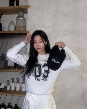 Im Min-su Instagram - #협찬

가끔은 색다르게 스포티한 룩 입는 것도 재밌어☺️❤️

#MLBKOREA#MLBCREW#MLB바시티#MLB맨투맨#맨투맨#맨투맨코디#맨투맨추천#오버핏맨투맨#여자맨투맨