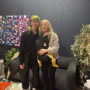 Imogen Heap Instagram - Loved meeting you in person finally @ionnalee. Was magic to be both on and off stage with you and also as a new mum, giving your all to everyone, fans, friends and family alike. Inspiring brilliant woman. Thanks for having it so close to my home too at EartH Hackney! Look forward to spending more time with you over the years. For me, it was the first time back on stage with the @mi.mu.gloves since the Grammys in 2020! Well actually, back on stage at all! I enjoyed every second x big kiss x

Live photos: @imcraighorner
