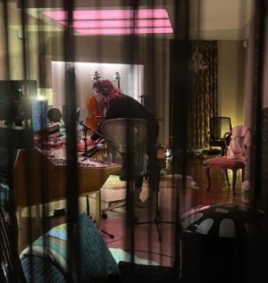 Imogen Heap Instagram - Today marks the release of “Taylor’s version” of 1989 …the album originally released in 2014. The latest in line towards @taylorswift’s endeavour to re-record every album she’s ever done as part of an old record deal. 

This is Taylor playing a badass card to stay in control of her work in a commercial music industry that largely works against musicians. 

Here’s me in my studio re-recording my bits on Clean last year, almost a decade on from the day Taylor swooped in to visit me at my home the @theround.house for 10 hours between 2 sold out shows at the 02 arena! 

Downstairs in the @thehideaway.studio…Two ladies, in a room. We wrote and produced 90% of the track and still managed to eat lunch and dinner! 

Now you can have fun playing spot the difference 🤓

Little did I know my daughter Scout was also with us there on her first journeys in my womb (from a prior collaboration a day or two before in Iceland (the country not the food shop)).

I worked on through the night adding some backing vocals and tweaking away on the mix, then sent to Taylor for when she woke up and tada… it  found a home on her album. 

Thank you Taylor for inviting me into your world! ❤️