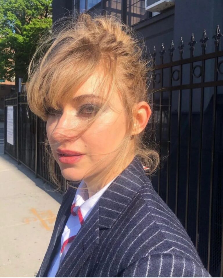 Imogen Poots Instagram - @lisahoughton @rebekahforecast 🫠