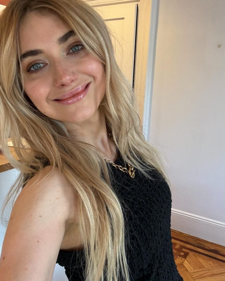 Imogen Poots Instagram - Thank u @gpcbeauty & @josueperezhair for turnin a rainy Brooklyn morning into 💀 🌸✨with your magic #outerrange 🕳️