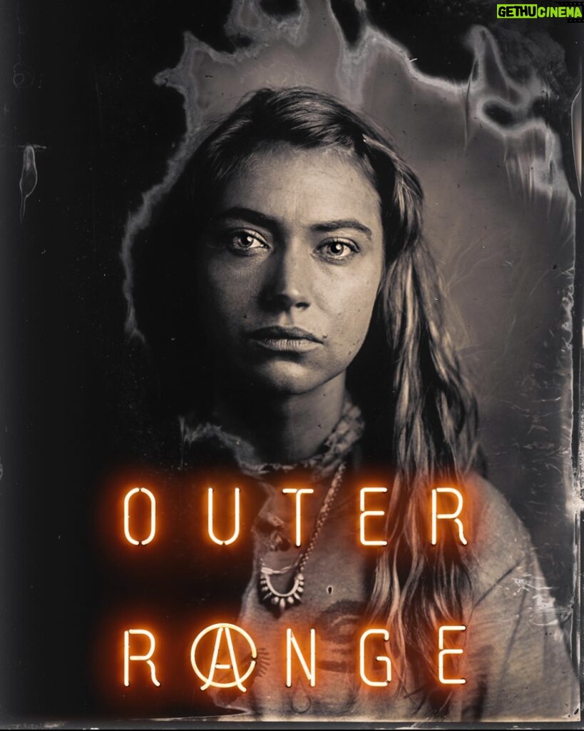 Imogen Poots Instagram - Tintype by the coolest @brianbowensmith 🖤 #outerrange on @primevideo April 15th 🕳🦬🚬