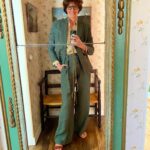 Inès de La Fressange Instagram – Friday look , Je m’habille comme mon vestibule ! @inesdelafressangeparis @inesdelafressangesouliers