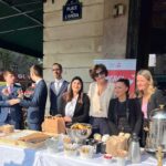 Inès de La Fressange Instagram – merci à tous ceux qui sont venus au petit déjeuner @mecenatcardiaque et merci à la générosité du @cafedelapaixparis . C’est toute la semaine .#mecenatchirurgiecardiaque #lespetitsdejeunersducoeur #bonnecause