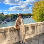 Inès de La Fressange Instagram – Éternelle touriste #Parigi #lucienleuven