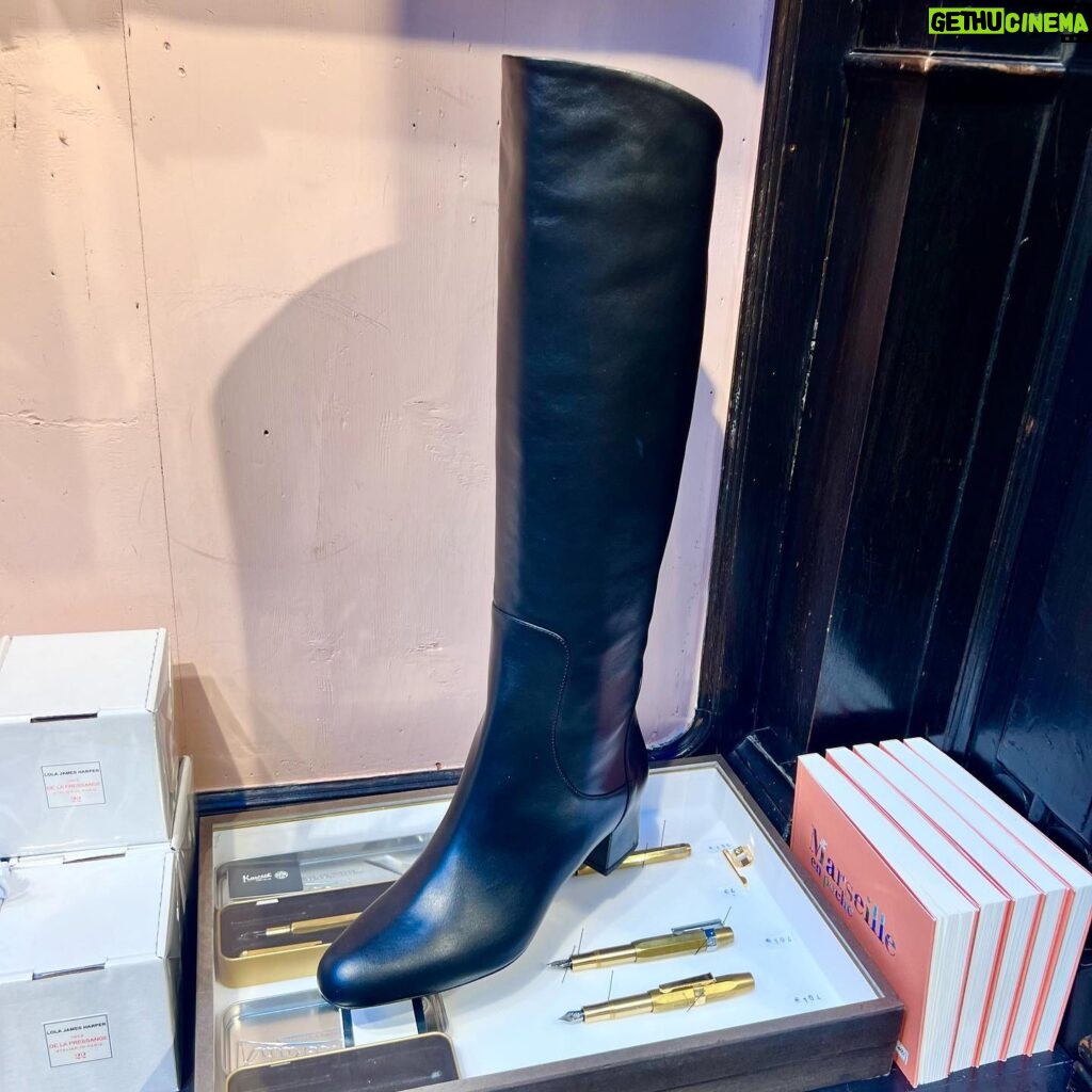 Inès de La Fressange Instagram - Back in stock ! @inesdelafressangeparis @inesdelafressangesouliers #24ruedegrenelle #paris #blackboots #bestseller #parisianstyle #waitinglist #boots #autopromo #deouf